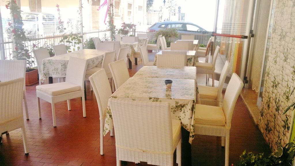 Hotel Simon Rimini Luaran gambar