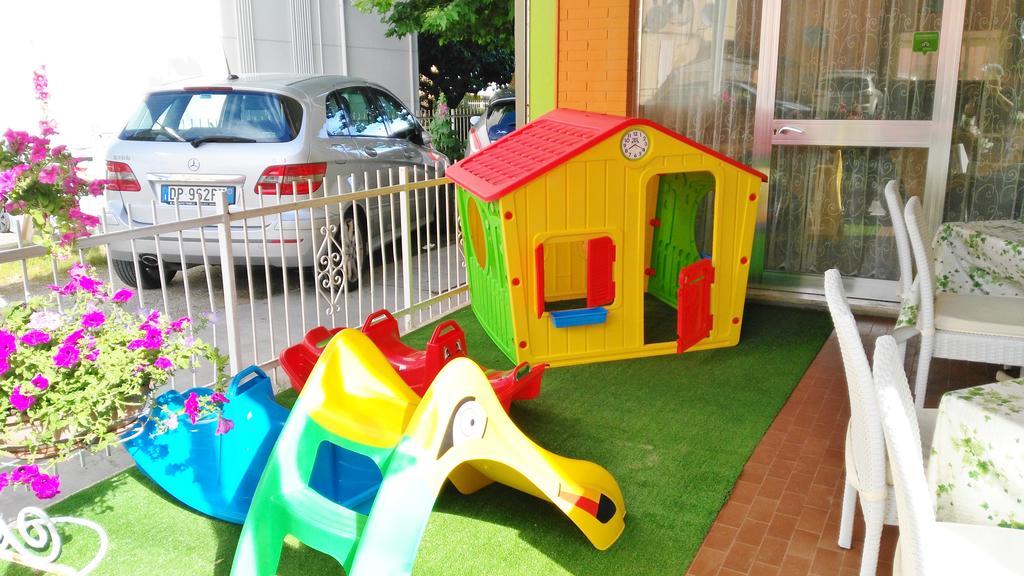 Hotel Simon Rimini Luaran gambar