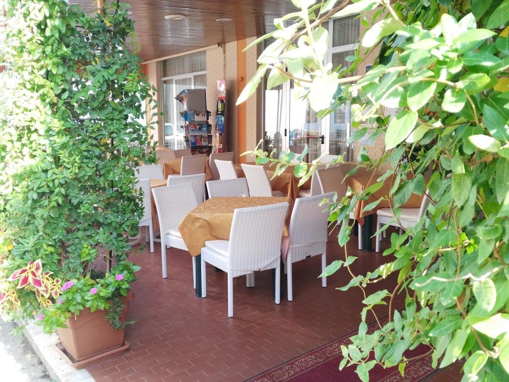 Hotel Simon Rimini Luaran gambar