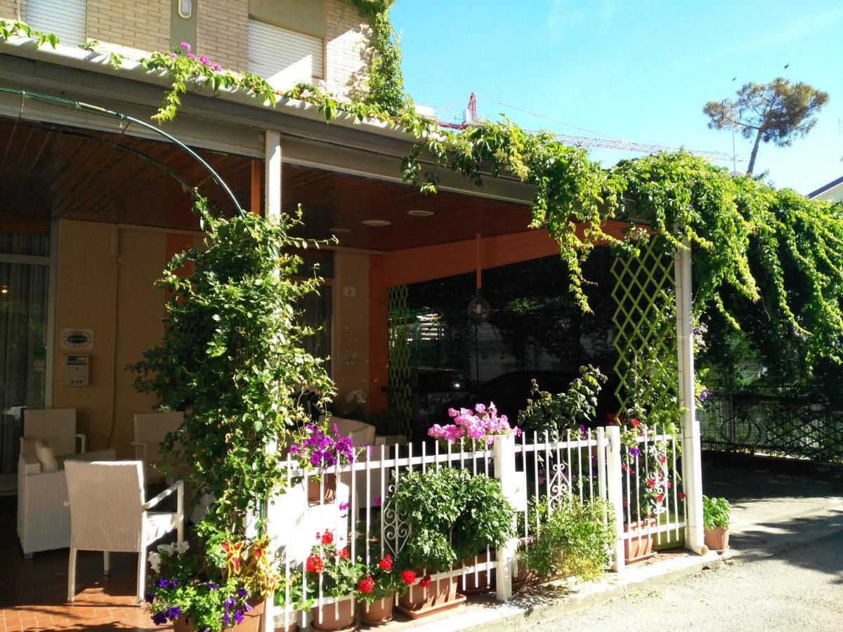 Hotel Simon Rimini Luaran gambar