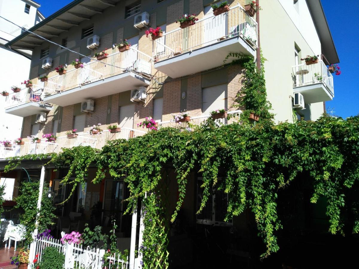 Hotel Simon Rimini Luaran gambar